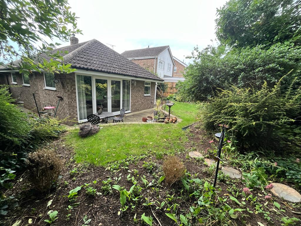 Burns Close, Earls Barton O'Riordan Bond